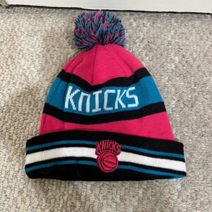 New York Knicks Beanie New Era Pink / Blue Patch Logo Pom Pom NBA Hat